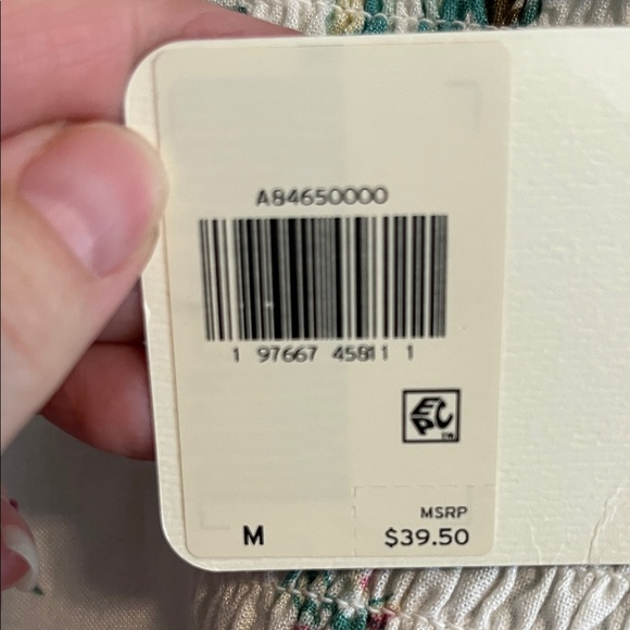 Levi's White Floral Button-Front Crop Top with Green & Pink Print - Picture 7 of 7